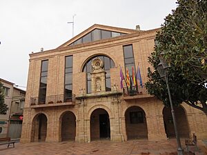 Archivo:Ayuntamiento de Gandesa