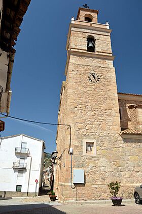 Casasbajas-iglesiaParroquial (2018)6535.jpg