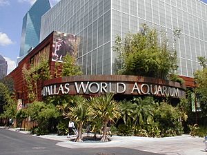 Archivo:Dallas World Aquarium Entrance