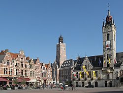 Dendermonde, stadhuis en monumentale panden op Grote Markt foto2 2010-10-09 14.59.jpg
