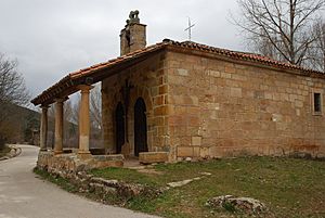 Archivo:Ermita del Santo Cristo en Salduero