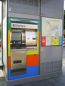 Archivo:Expendedora de billetes - Tranvía de Tenerife