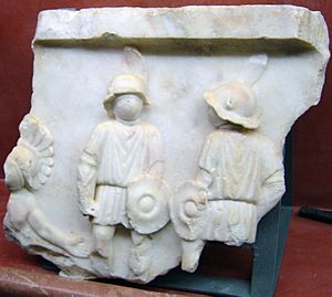 Archivo:Fronton marmol anfiteatro romano de Merida