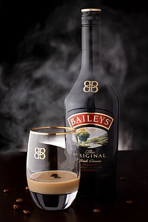 Archivo:Glass of Baileys