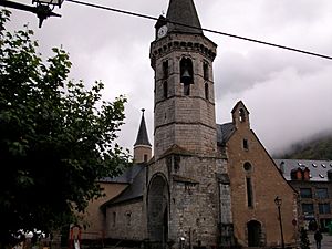Archivo:Iglesia de Vielha . - panoramio