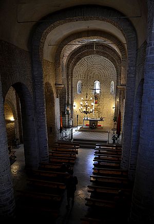 Archivo:Iglesia románica de Santa María