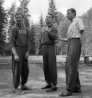 Archivo:Igor Netto, Sergei Salnikov, Lev Yashin 1958