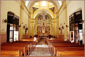 Archivo:Interior de Parroquia de San Juan Bautista