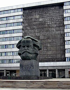 Archivo:Karl Marx memorial