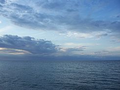 Lac Issyk Koul - Paul Munhoven.jpg