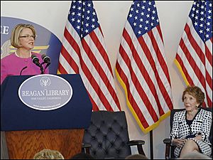 Archivo:Nancy Reagan Margaret Spellings speech 2008