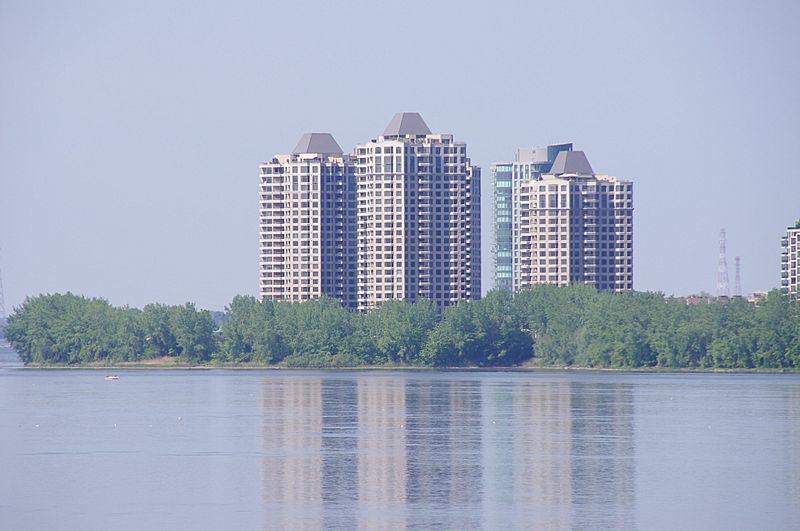 Nuns Island skyline 01