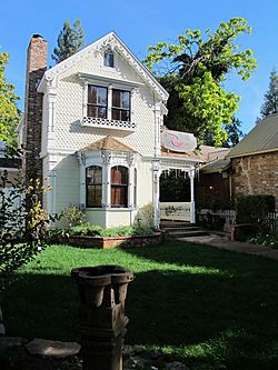 Old house in Murphys, CA.jpg