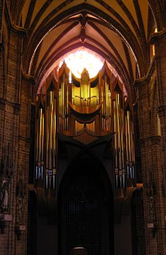 Archivo:Organo del santuario guadalupano de Zamora