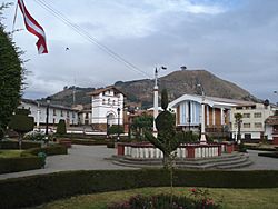 Archivo:Plaza de Armas de Huamachuco
