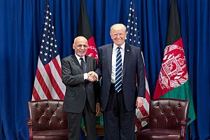 Archivo:President Donald J. Trump and President Ashraf Ghani of Afghanistan at the United Nations General Assembly (36747065014)