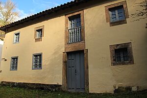 Archivo:Rectoral, capiella y ponte de Fierros (01)
