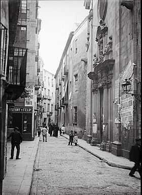 Riera de Sant Joan i Església de Santa Marta.jpg