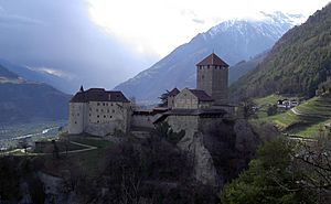 Archivo:Schloss Tirol