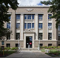 The Garfield County Courthouse and county office building in Glenwood Springs, Colorado LCCN2015633571.jpg