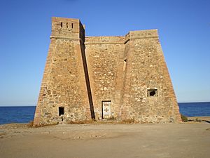 Archivo:Torre de Macenas (frente)
