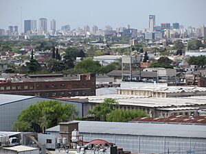 Archivo:Vista panorámica de gran parte del partido de Vicente López, desde el mirador de la Torre Ader (Villa Adelina)
