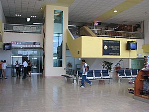 Archivo:Aeropuerto de Manzanillo 3
