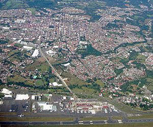 Panorámica de Alajuela desde el aire