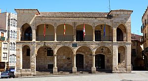 Archivo:Ayuntamiento Viejo de Zamora (2)