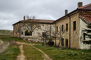 Archivo:Barruelo-de-villadiego-casas-feb-2014