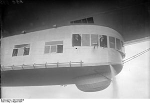 Archivo:Bundesarchiv Bild 102-00645, Probefahrt des Zeppelin-Luftschiffes Z.R. III