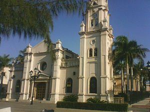 Archivo:Cathedral of Baní, Dominican Republic