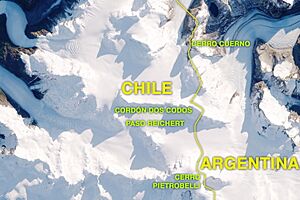 Archivo:Cordón Dos Codos, Campo de Hielo Patagónico Sur