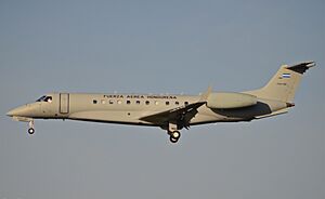 Archivo:Embraer EMB135BJ Honduras Air Force FAH-001 (23034954199)