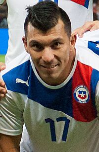 Gary Medel Footballteam of Chile - Spain vs. Chile, 10th September 2013 (cropped).jpg