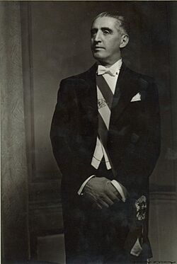 Juan Antonio Ríos (cropped).jpg