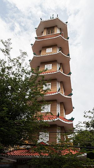 Archivo:Pagoda Xa Loi, Ciudad Ho Chi Minh, Vietnam, 2013-08-14, DD 02