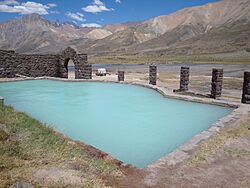 Pileta termal antiguo Hotel El Sosneado.jpg