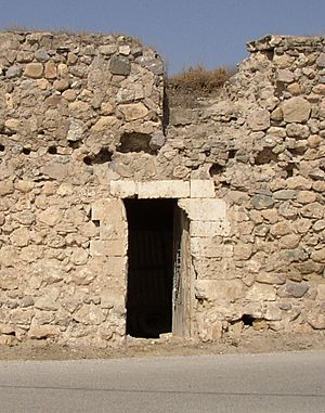 Archivo:Puerta de acceso a la torre del Obispo