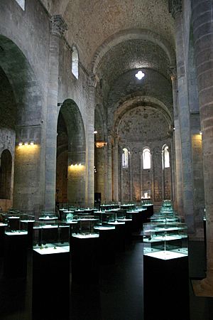 Archivo:Spain.Girona.Museu.Arqueologia.de.Catalunya.Int.01