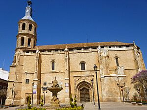 Archivo:Valdepeñas - Iglesia de Nuestra Señora de la Asunción 38