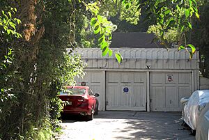 Archivo:Wooden Garage Hancock Park