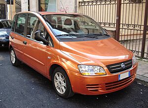 Archivo:2008 Fiat Multipla orange