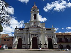 Archivo:2018 Subachoque, fachada iglesia