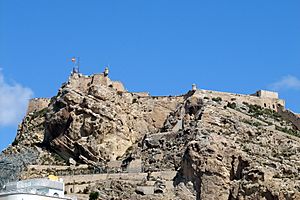 Archivo:Alicante Castillo de Santa Bárbara 01