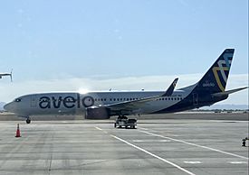 Avelo Airlines B737-800 (N802XT) @ AZA, May 2021.jpg