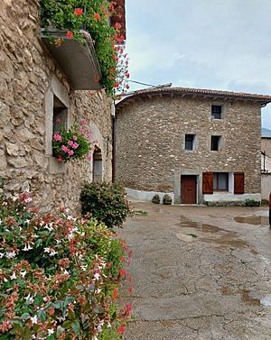 Archivo:Casas de piedra, Bentué de Rasal