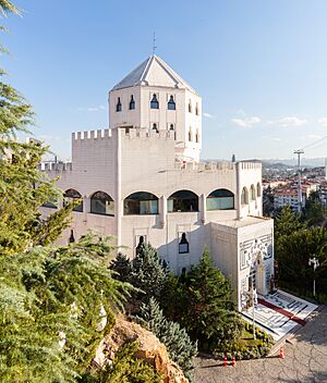 Archivo:Castillo de Estergon, Ankara, Turquía, 2024-10-03, DD 78
