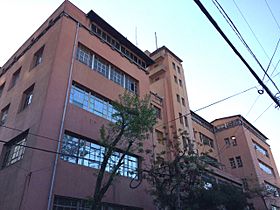 Consultorio N°2 Calle Maruri.jpg