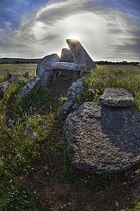 Dolmen El Milano (26685270524).jpg